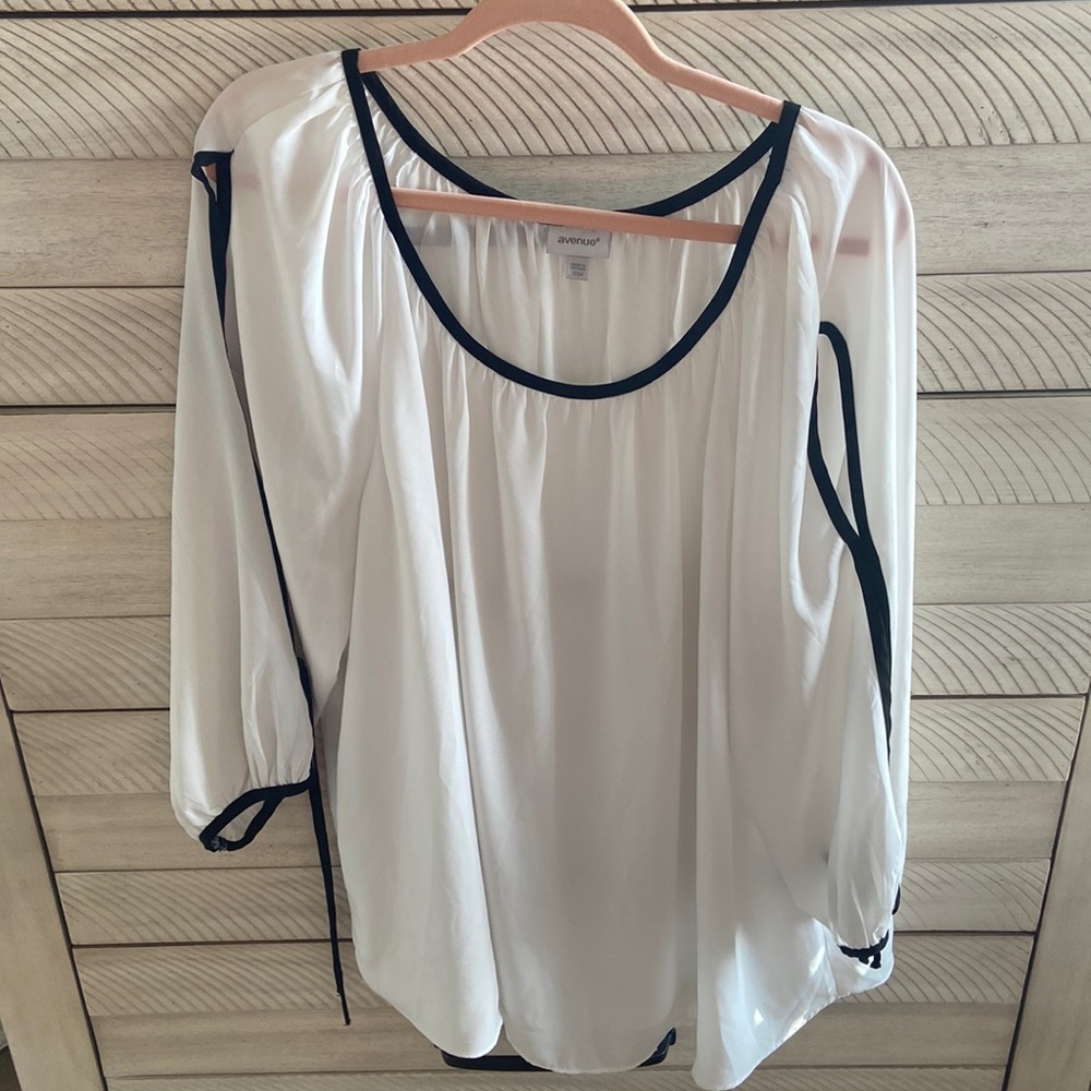White and Black Peek arm, long sleeve blouse
